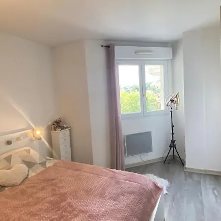 T2 Vue Degagee Colline, A Pieds, 4 Pax Apartment Cannes